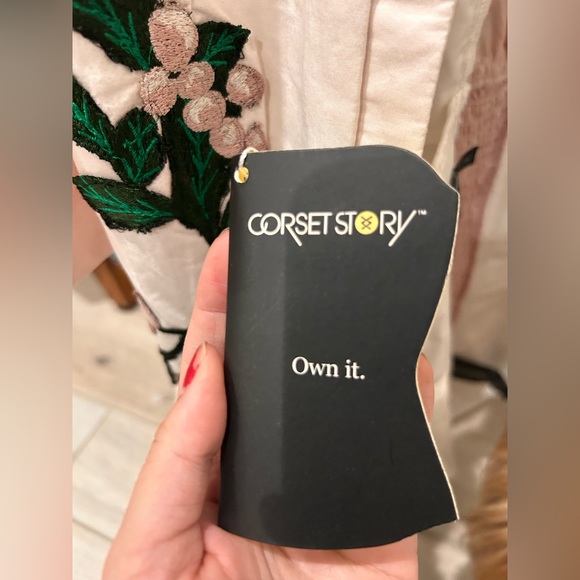 Corset Story- Coraet Blouse - Picture 8 of 12